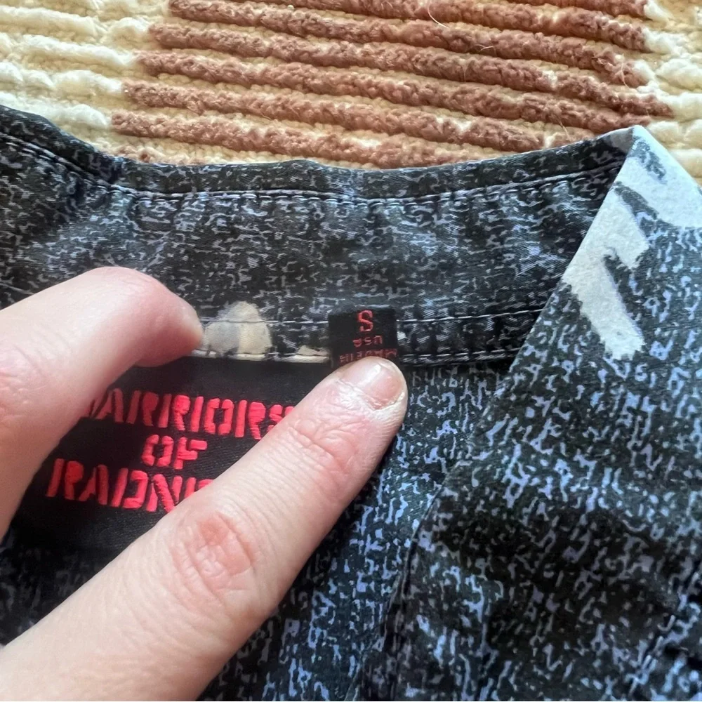 RARE SS 2011 Warriors of Radness Blue Abstract Graphic Short Sleeve Button Shirt - Picture 5 of 6